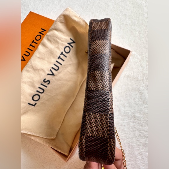 ᴺᵉʷ ✨LOUIS VUITTON Damier Ebene Mini Pochette - Picture 4 of 9